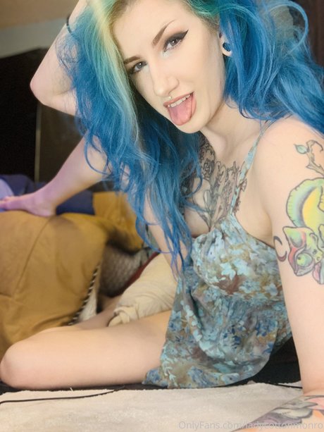 Foto di nudo di fuga di OnlyFans di Cottontail Monroe