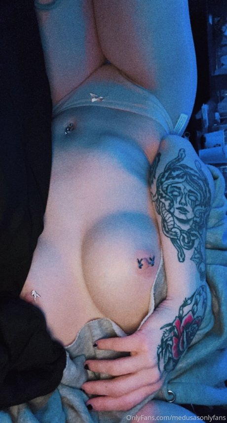 Foto di nudo di fuga di OnlyFans di Medusas
