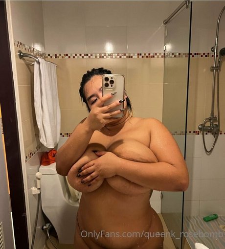 Foto di nudo di fuga di OnlyFans di Kateketsarin