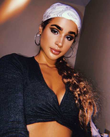 Foto di nudo di fuga di OnlyFans di Janae Girard