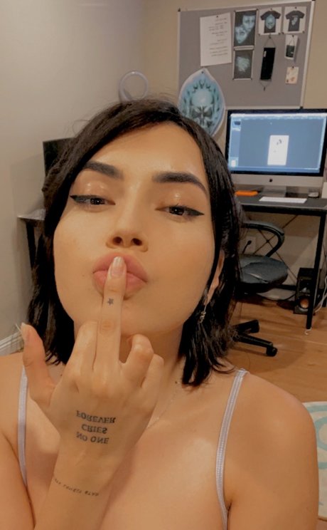 Foto di nudo di fuga di OnlyFans di Coughs