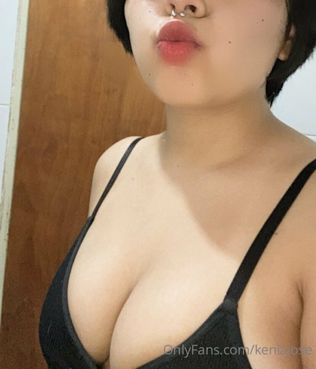 Foto di nudo di fuga di OnlyFans di Kenia Jose