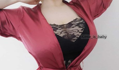 Foto di nudo di fuga di OnlyFans di Kittie Is Baby
