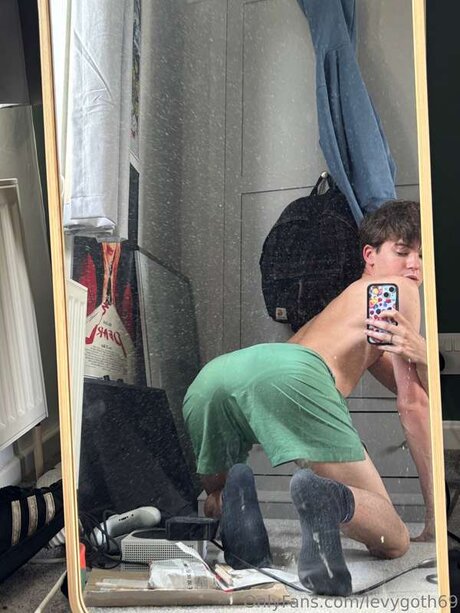 Levygoth69