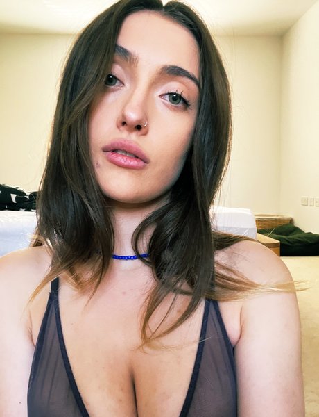 Foto di nudo di fuga di OnlyFans di Honeyisabella