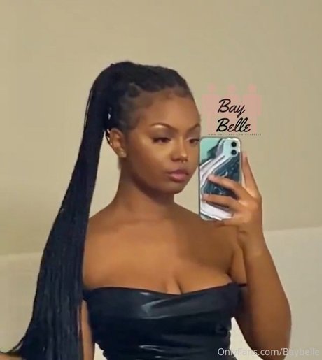 Foto di nudo di fuga di OnlyFans di Bay Belle