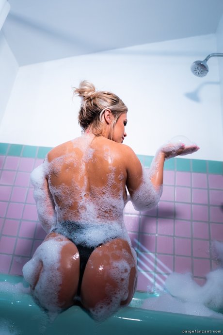 Paige Vanzant