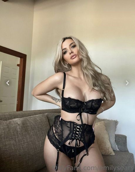 Foto di nudo di fuga di OnlyFans di Emily Sears