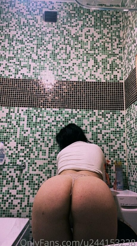 Foto di nudo di fuga di OnlyFans di Zhanette