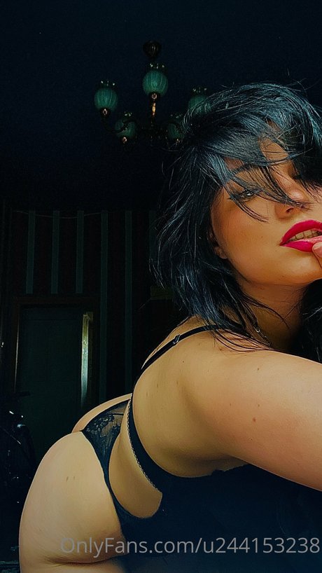 Foto di nudo di fuga di OnlyFans di Zhanette