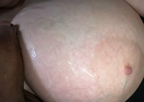 Foto di nudo di fuga di OnlyFans di Ztrawberryswisher