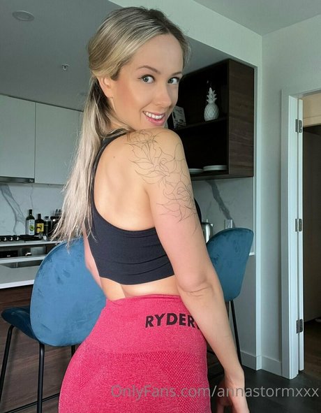 Foto di nudo di fuga di OnlyFans di Annastormxxx