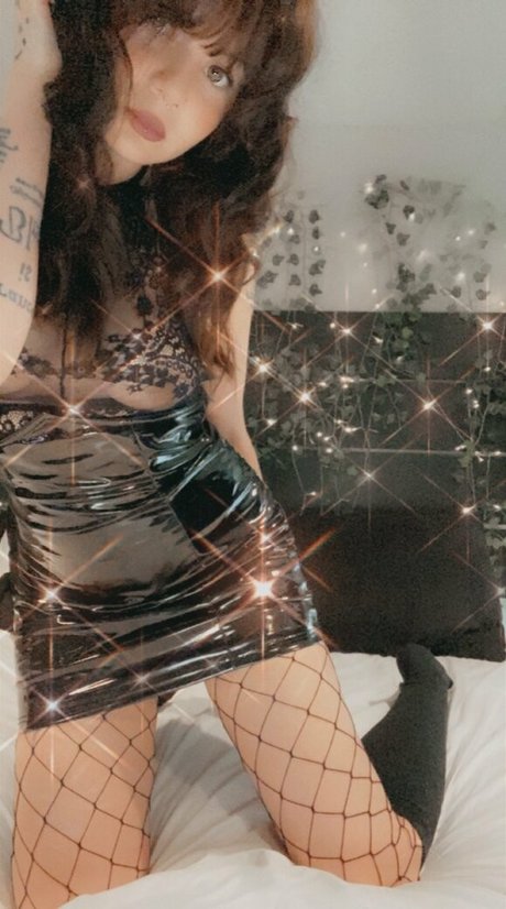 Foto di nudo di fuga di OnlyFans di Annasilk