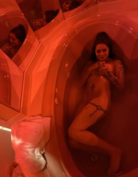 Foto di nudo di fuga di OnlyFans di Annasilk