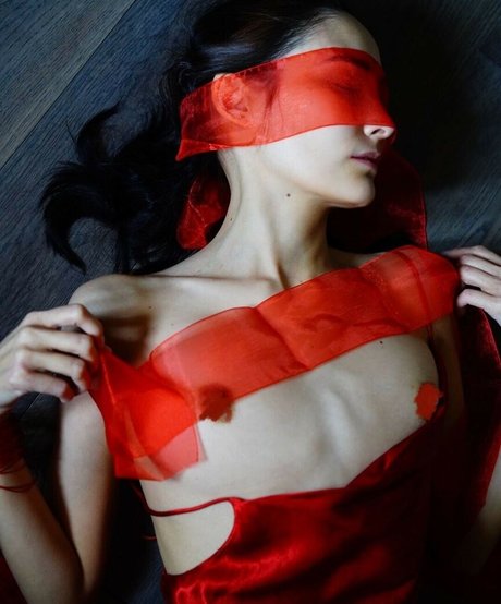 Foto di nudo di fuga di OnlyFans di Zukhra Galina