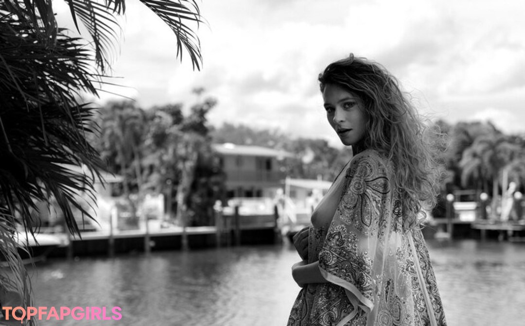 Foto di nudo di fuga di OnlyFans di Alice Antoinette #1081