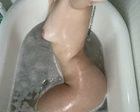 Foto di nudo di fuga di OnlyFans di Beeloren