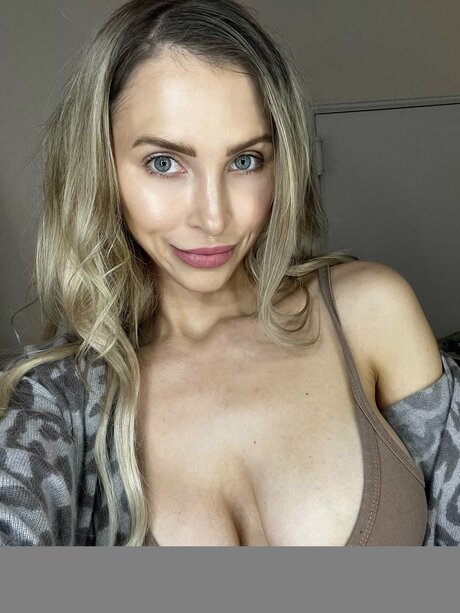 Foto di nudo di fuga di OnlyFans di Alixlynx