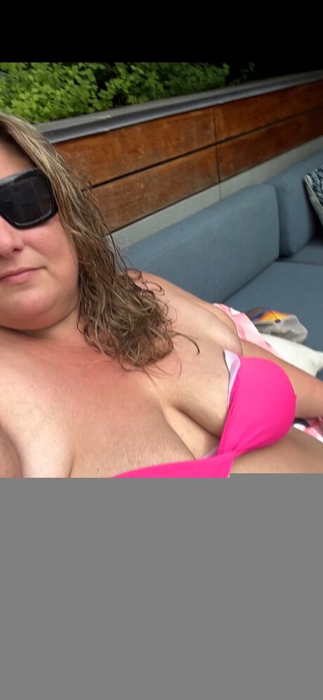 Foto di nudo di fuga di OnlyFans di Lovelyxxxlondyn