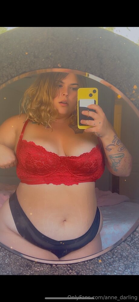 Foto di nudo di fuga di OnlyFans di Anne Darling