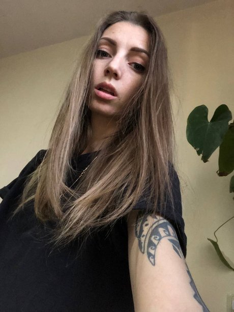 Foto di nudo di fuga di OnlyFans di Krisnaughty