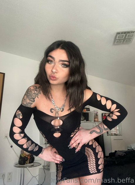 Foto di nudo di fuga di OnlyFans di Littlemash Masha Beffa
