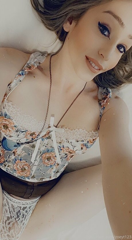 Foto di nudo di fuga di OnlyFans di Zoeyt123