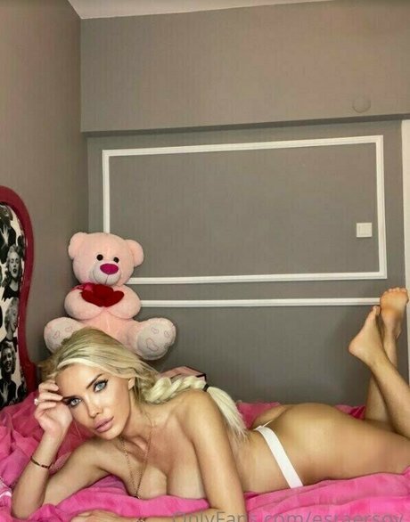 Foto di nudo di fuga di OnlyFans di Esra Ersoy