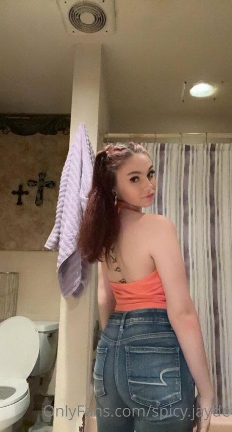Foto di nudo di fuga di OnlyFans di Spicy Jayde Spicyjayde