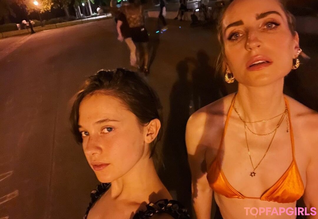 Foto di nudo di fuga di OnlyFans di Zoe Lister Jones #8