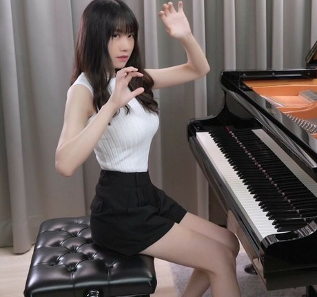 Foto di nudo di fuga di OnlyFans di Rus Piano