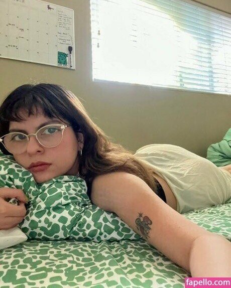 Foto di nudo di fuga di OnlyFans di Wide Eyes
