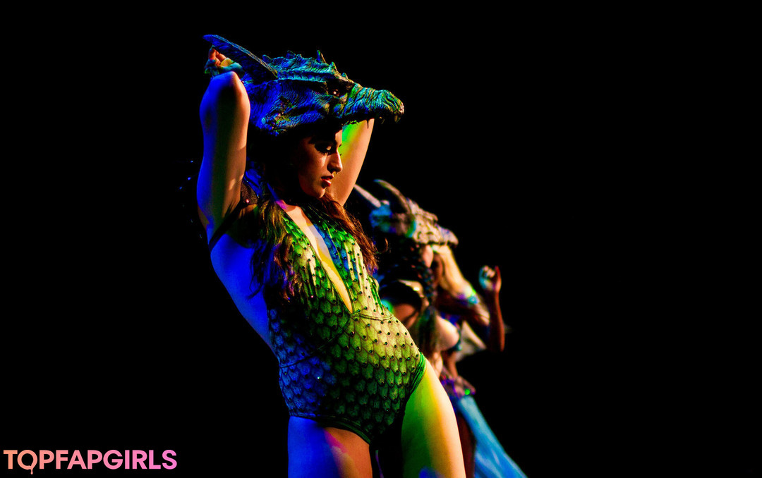 Foto di nudo di fuga di OnlyFans di Blackheartburlesque #25 Foto di nudo di fuga di OnlyFans di Blackheartburlesque #25