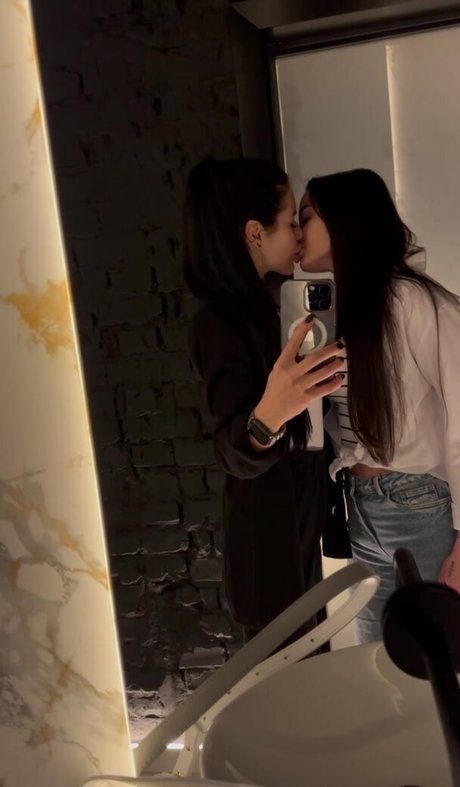 Foto di nudo di fuga di OnlyFans di Tinakross