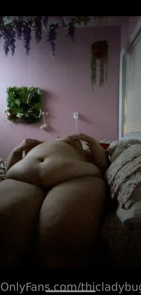 Foto di nudo di fuga di OnlyFans di Thicladybug