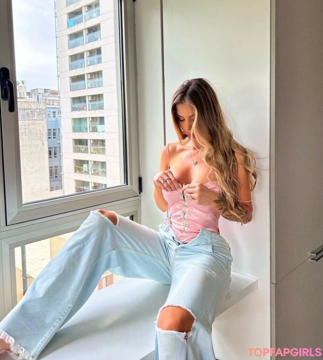 Foto di nudo di fuga di OnlyFans di Romina Malaspina #119 Foto di nudo di fuga di OnlyFans di Romina Malaspina #119