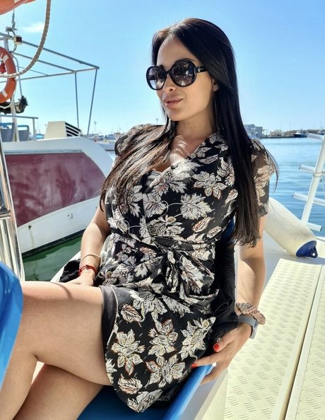 Anissa KATE