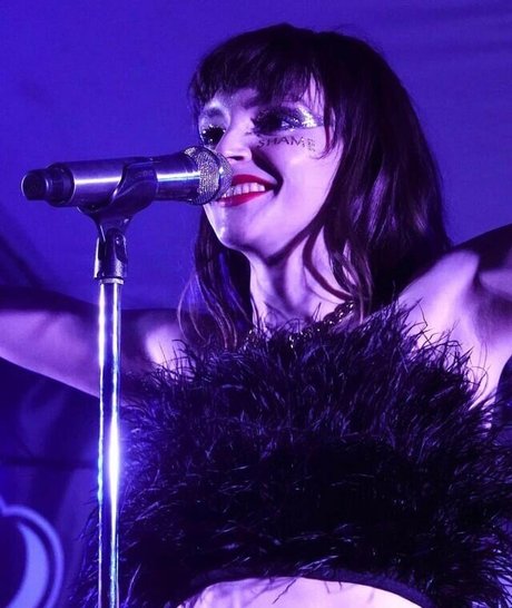 Foto di nudo di fuga di OnlyFans di Lauren Mayberry