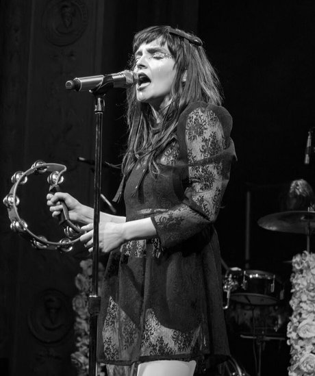 Lauren Mayberry