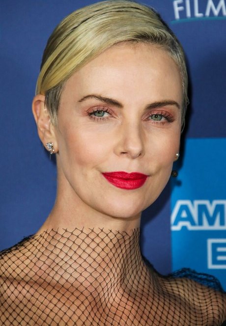 Foto di nudo di fuga di OnlyFans di Charlize Theron