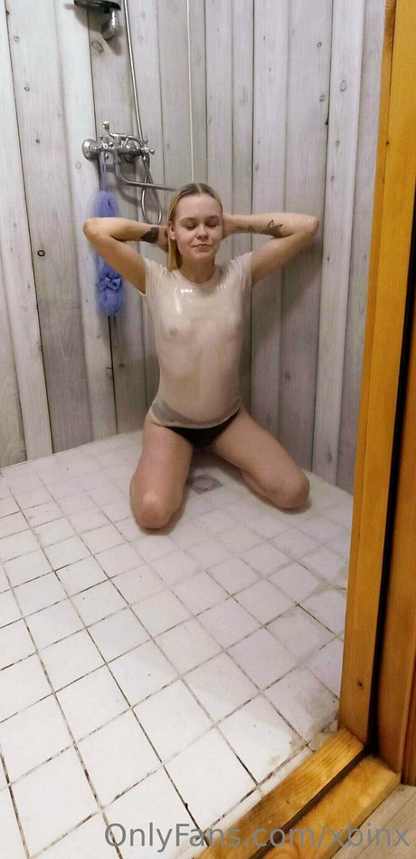 Foto di nudo di fuga di OnlyFans di Annika Kuklase