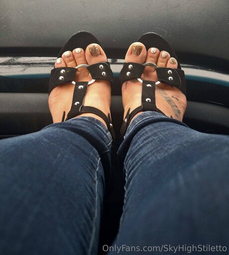 Foto di nudo di fuga di OnlyFans di Skyhighstiletto