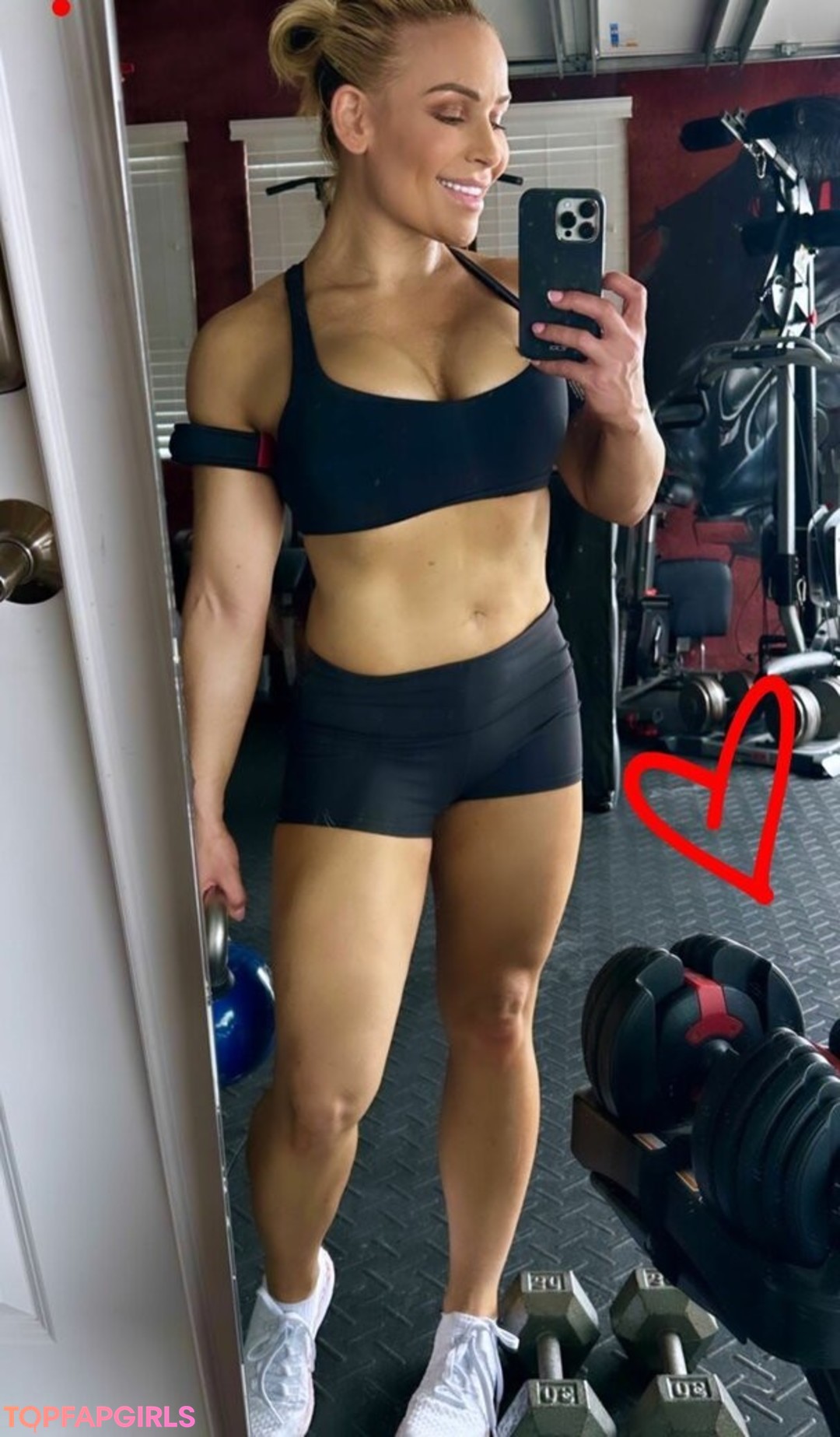 Foto di nudo di fuga di OnlyFans di Natalya Neidhart #126 Foto di nudo di fuga di OnlyFans di Natalya Neidhart #126