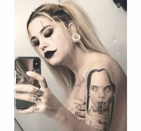 Foto di nudo di fuga di OnlyFans di Moonkittenn