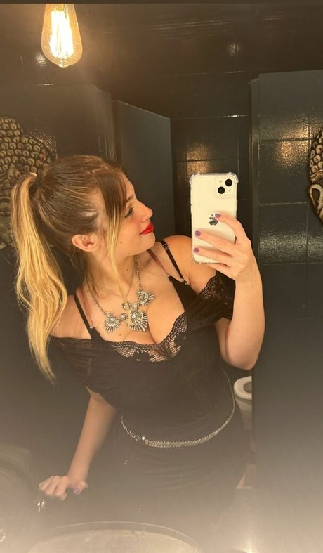 Foto di nudo di fuga di OnlyFans di Camm Landi
