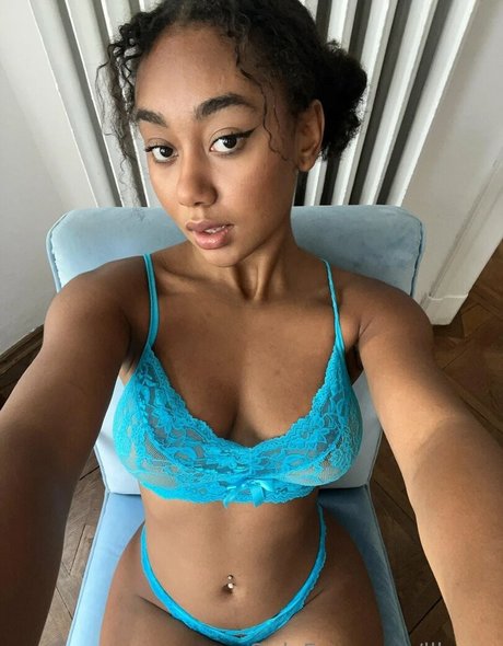 Foto di nudo di fuga di OnlyFans di Elizabeth Anorue