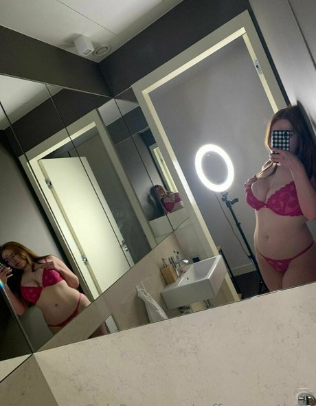 Foto di nudo di fuga di OnlyFans di Saffron Martinez