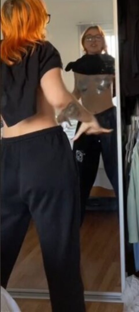 Foto di nudo di fuga di OnlyFans di Cami Petyn