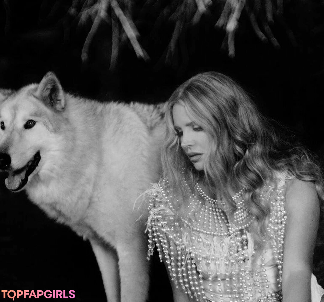 Foto di nudo di fuga di OnlyFans di Lana Del Rey #196 Foto di nudo di fuga di OnlyFans di Lana Del Rey #196