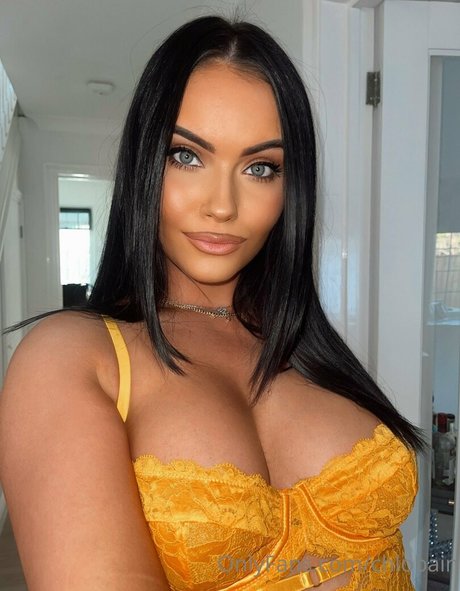 Chloe Baine